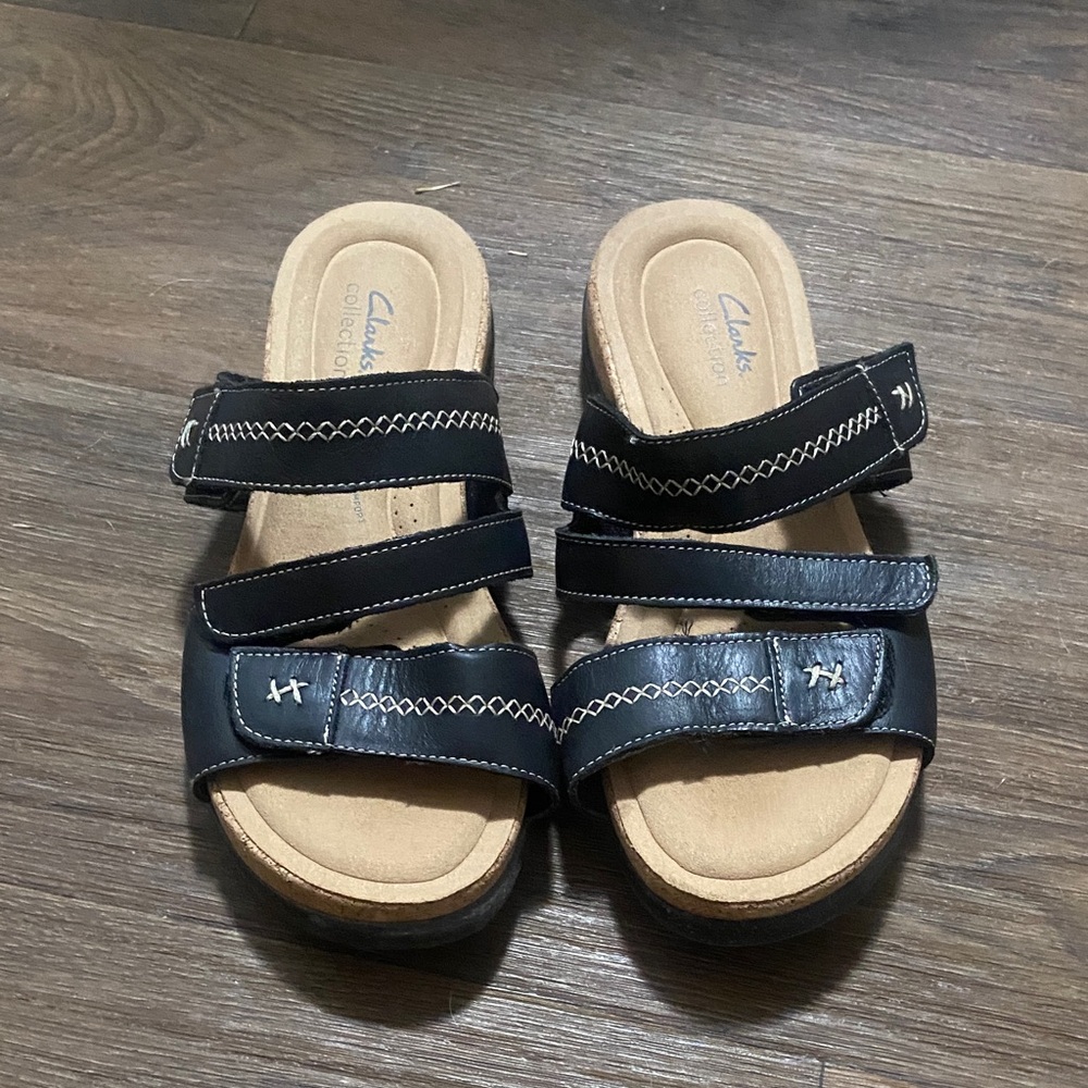 Clarks Women's Black and Tan Sandals